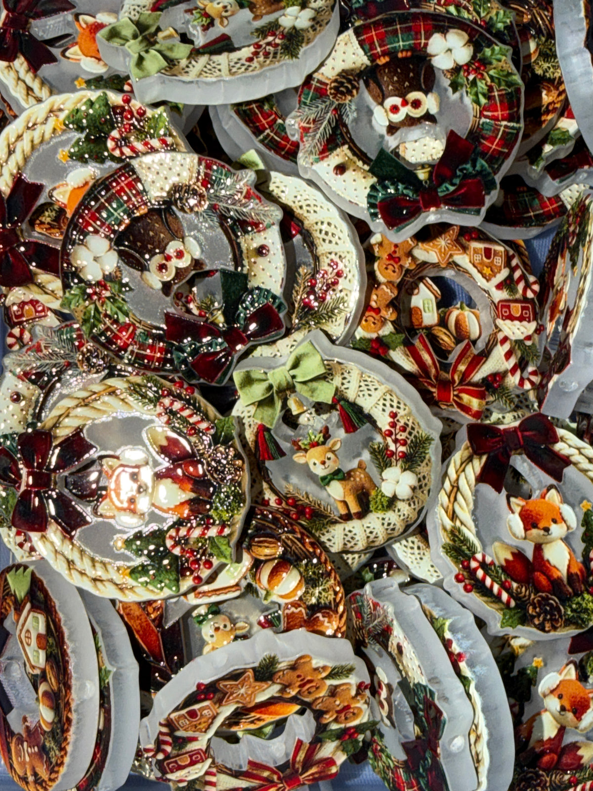 Random pick Christmas wreath arylic focal #301