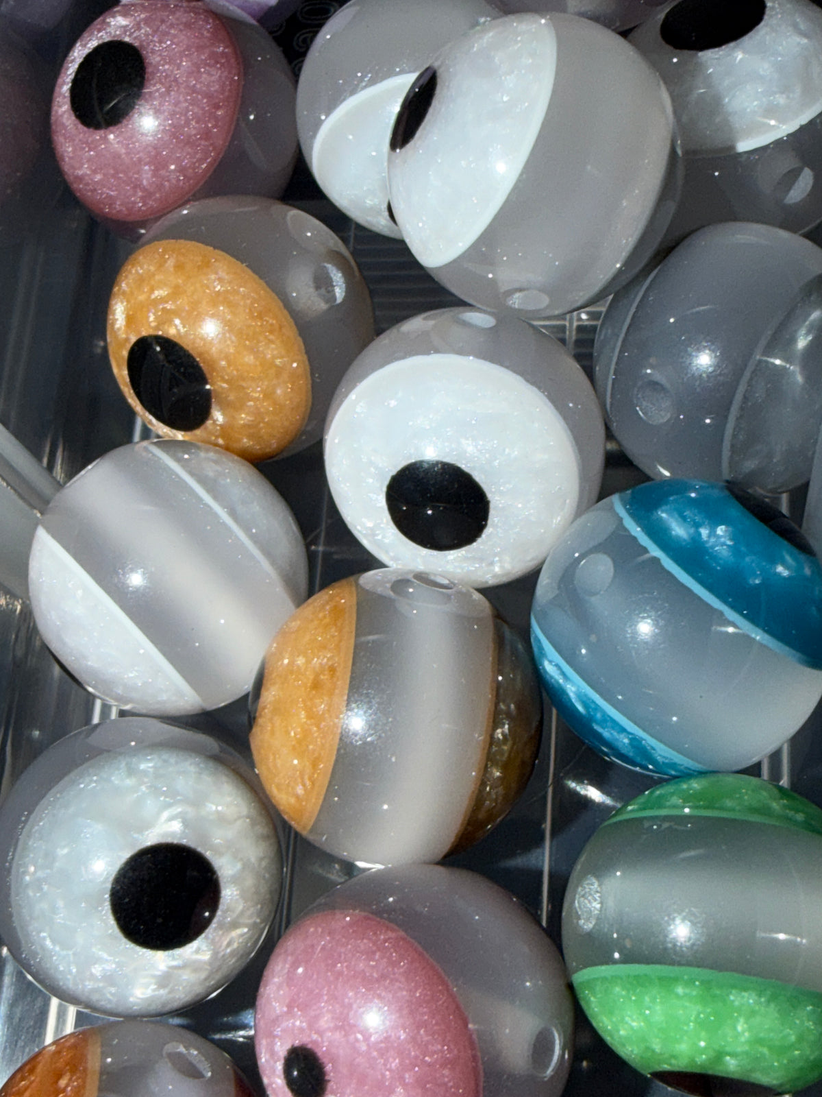 Random pick eyes acrylic bead #190