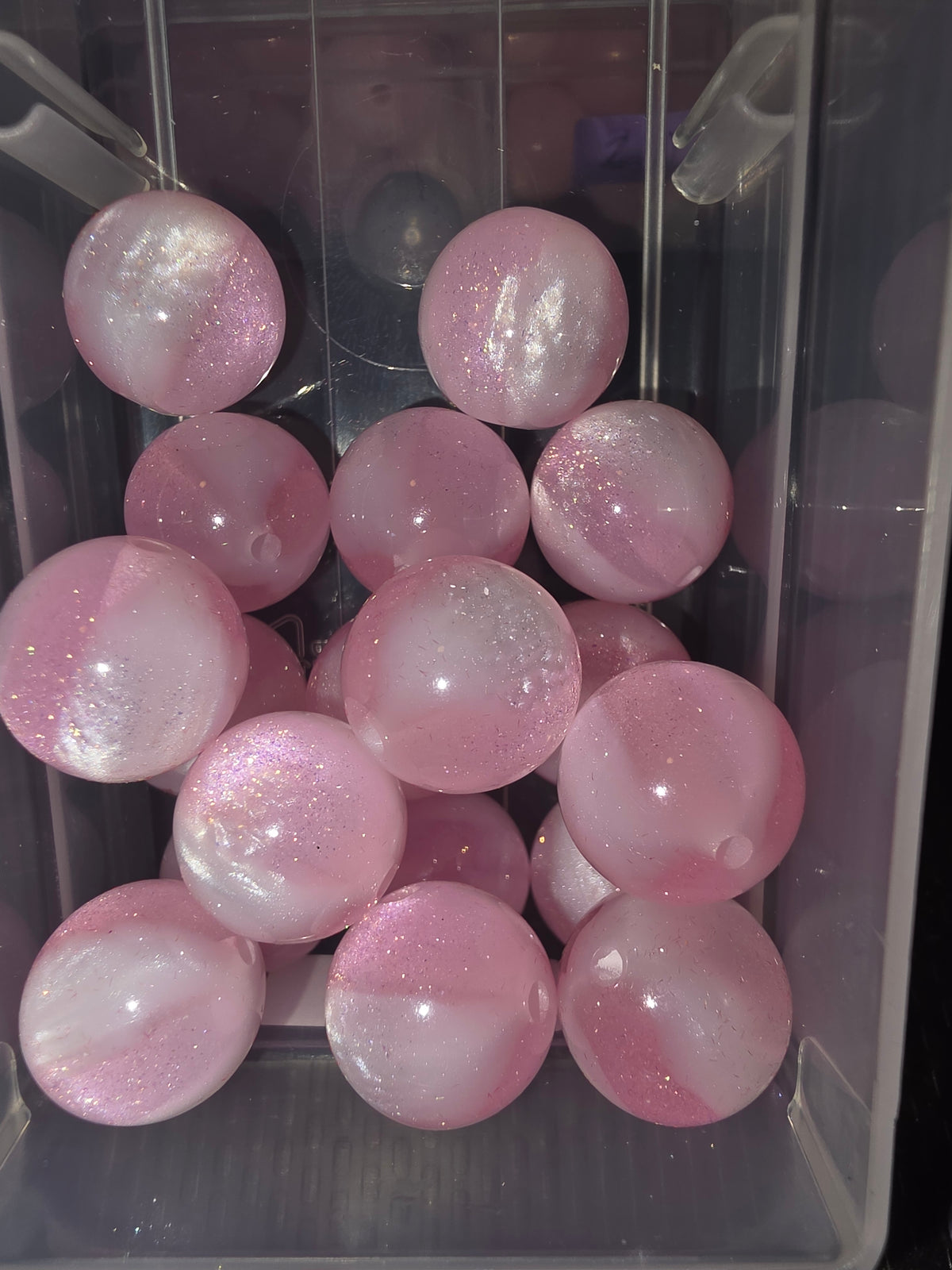Light pink shimmering 16 mm acrylic bead #262