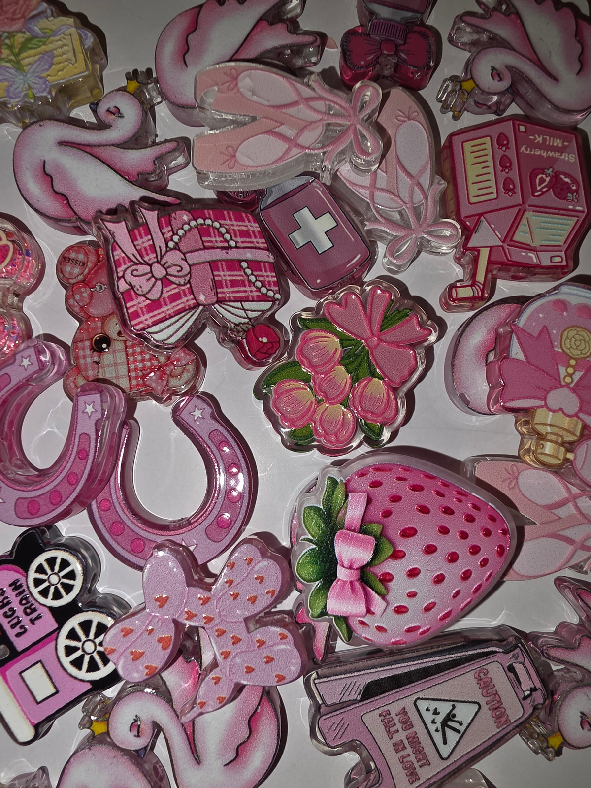 (Random pick)pink acrylic focal #335