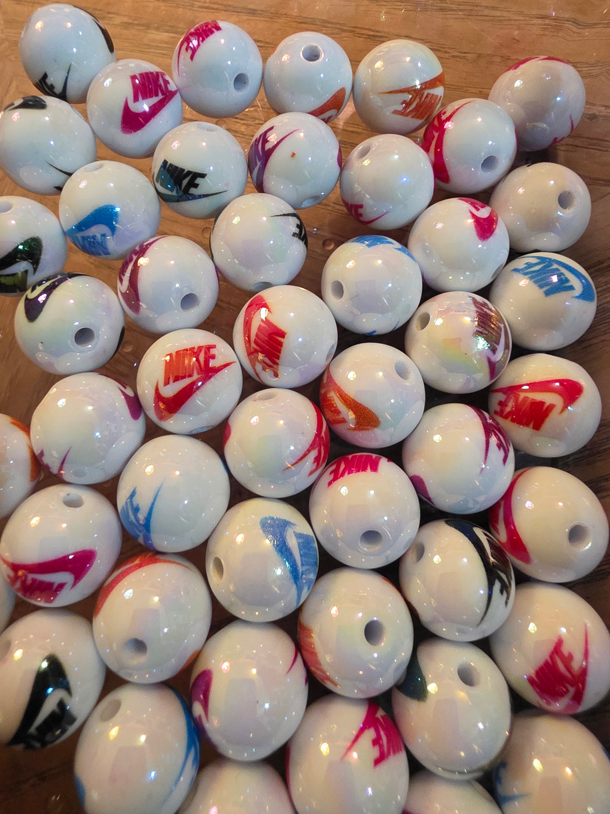 Randon pick nike arylic bead #302