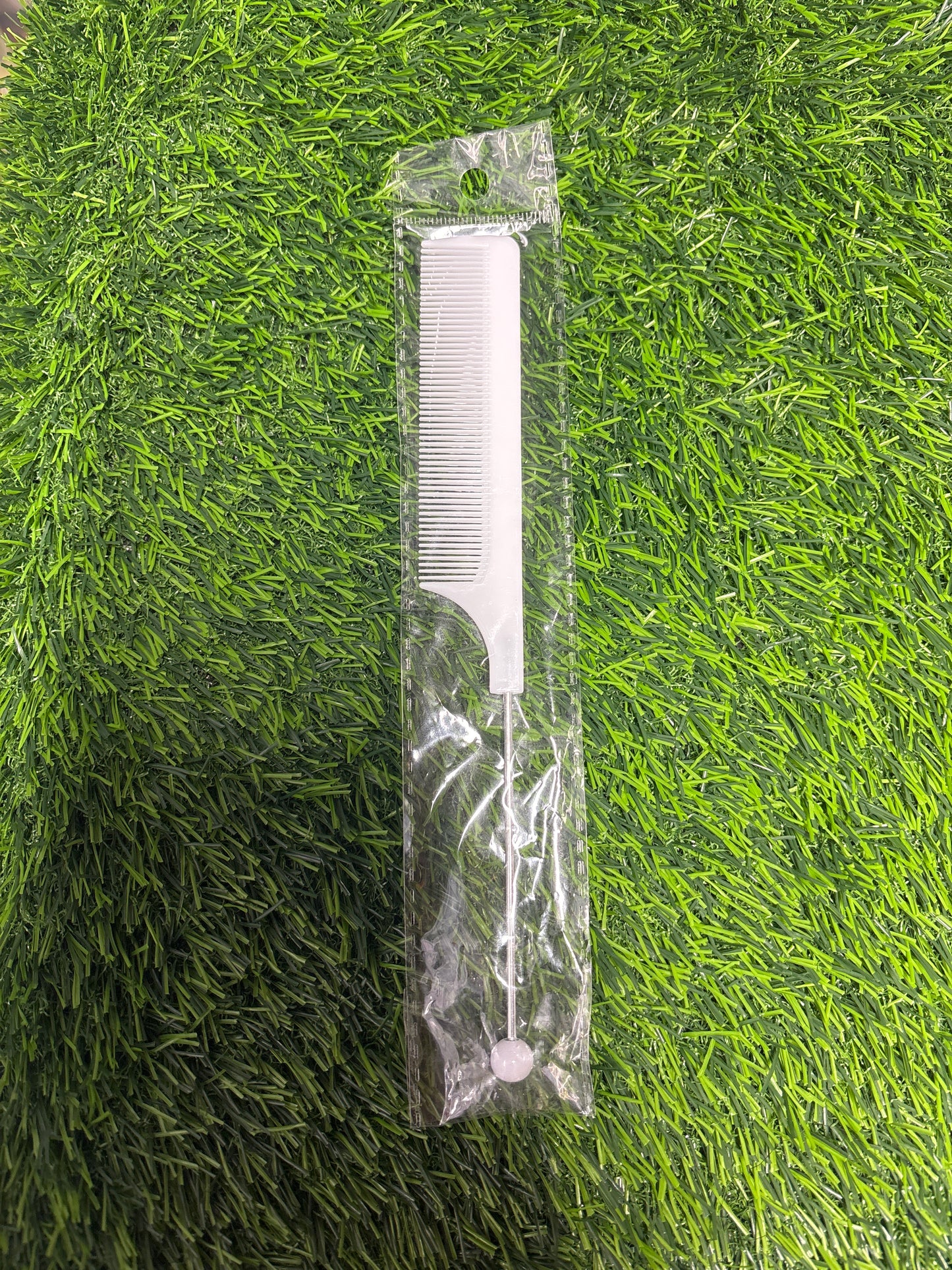 White beadable comb