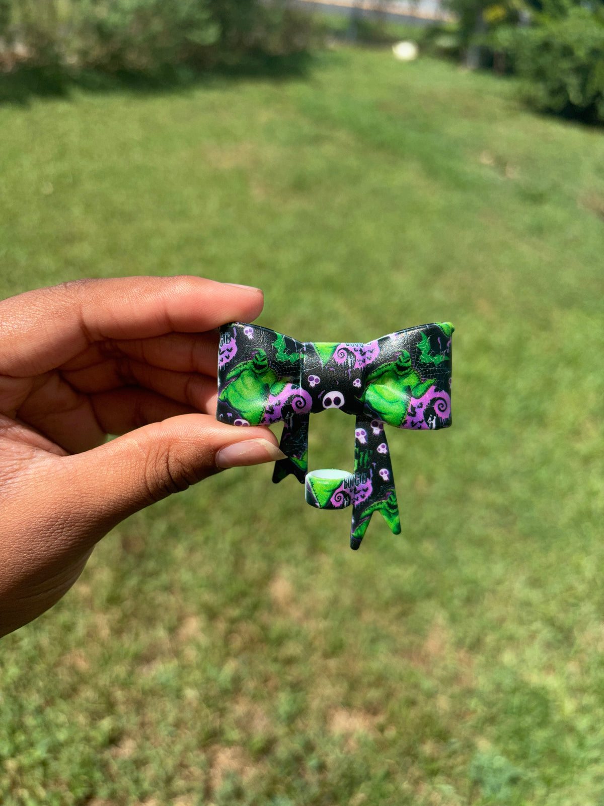 Oogie boogie silicone bow straw topper (C)
