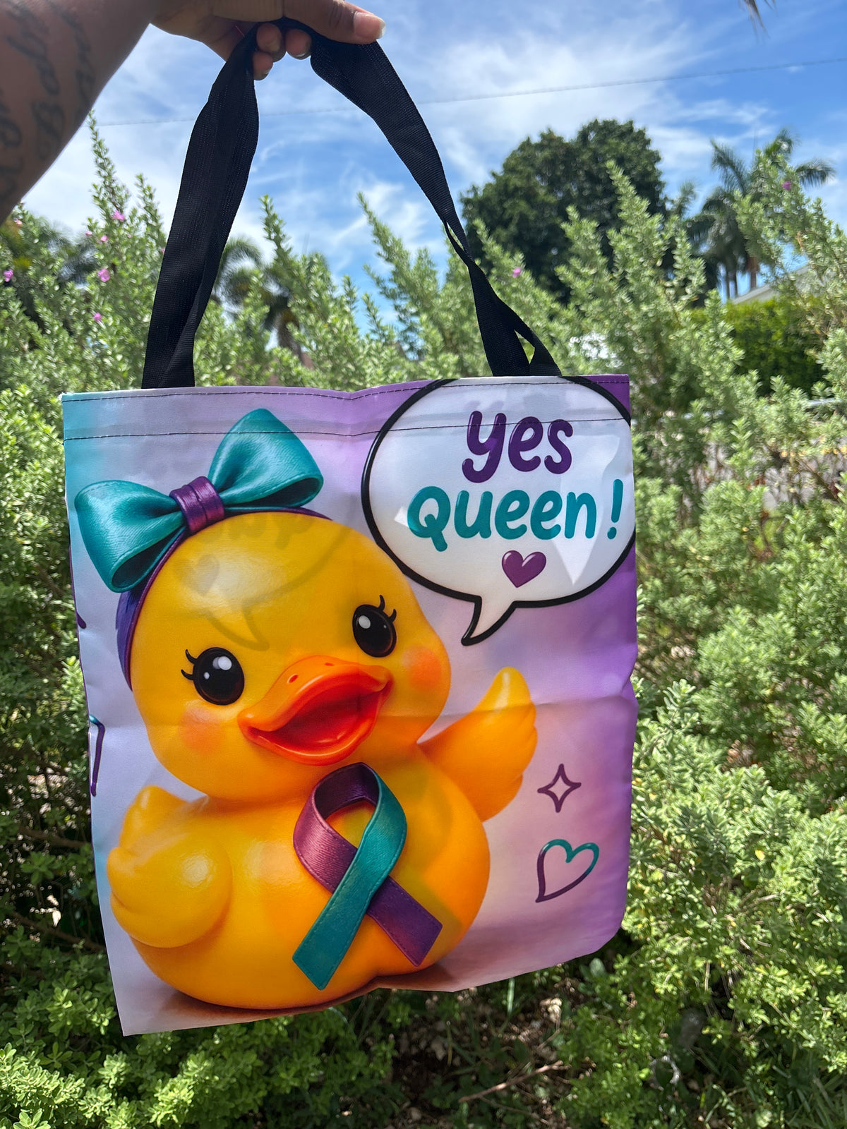 Yes queen tote bag