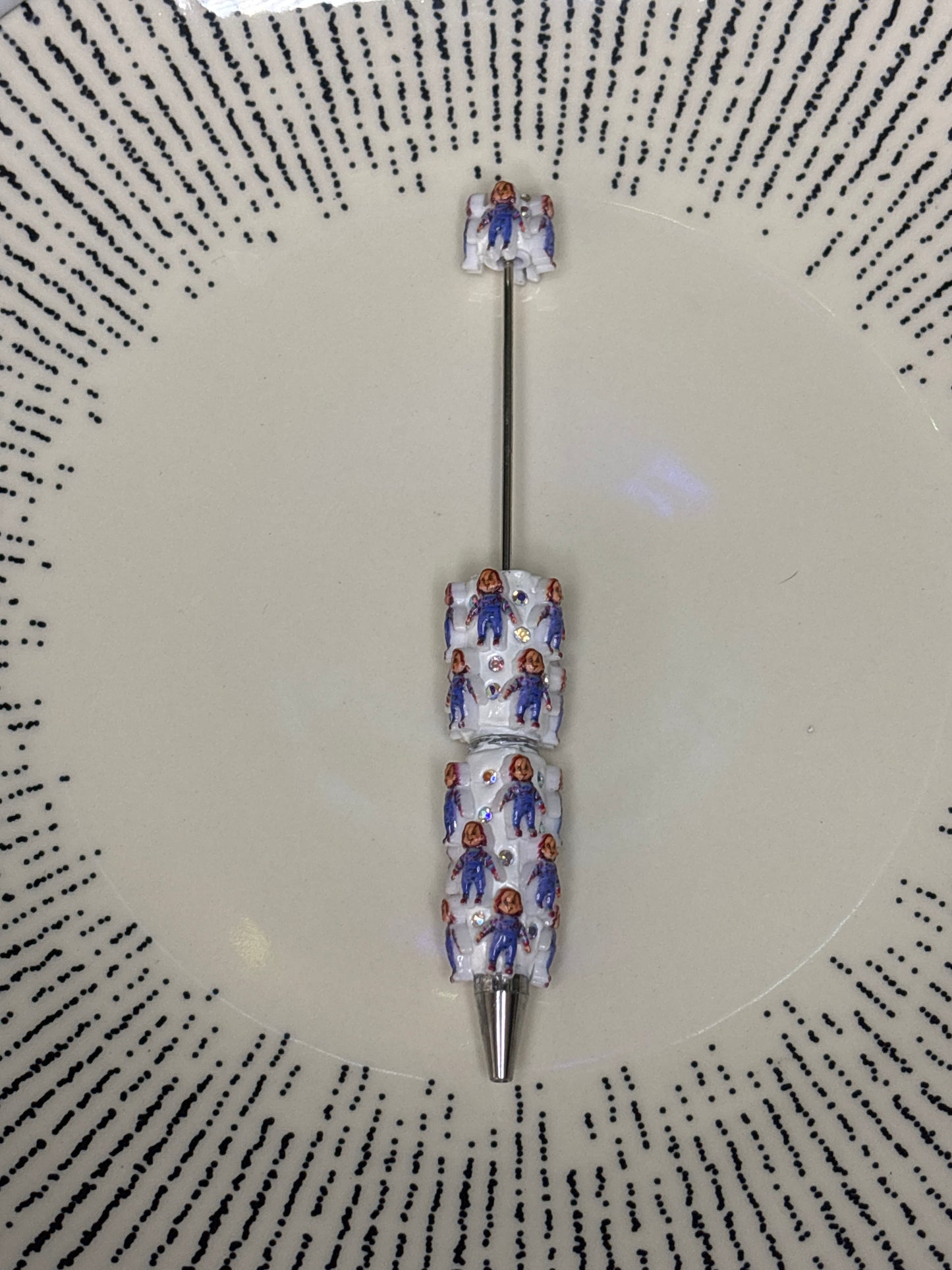 Standing chucky beadable pen