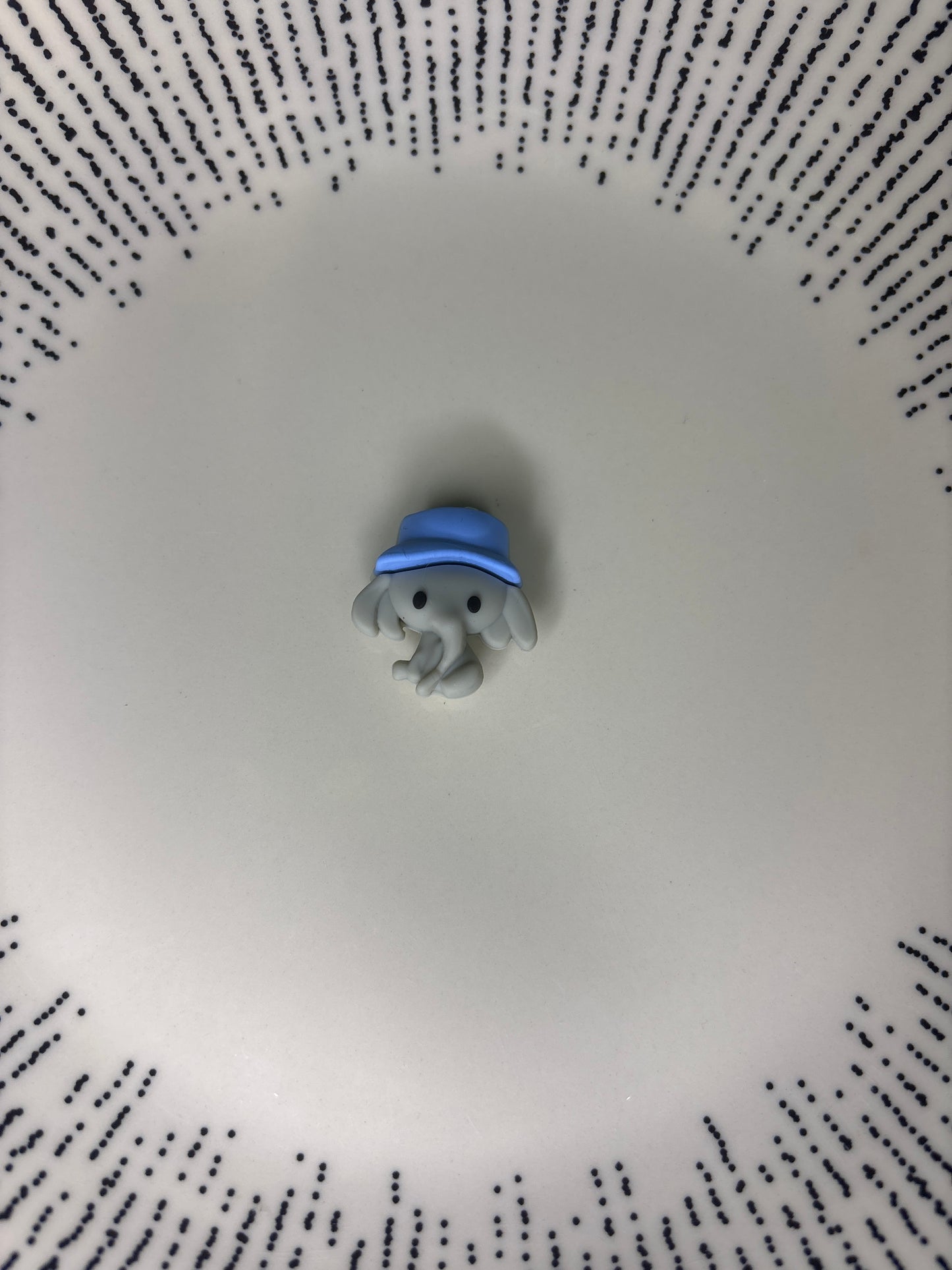 3d elephant with a hat