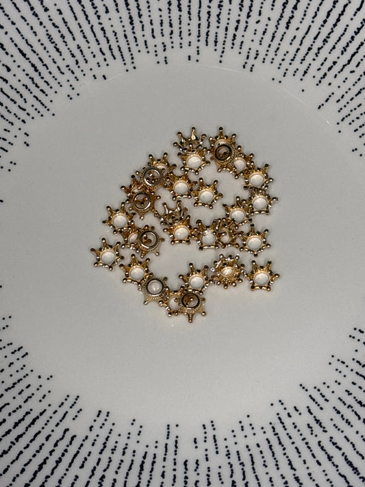 30 pcs rose gold plastic crowns