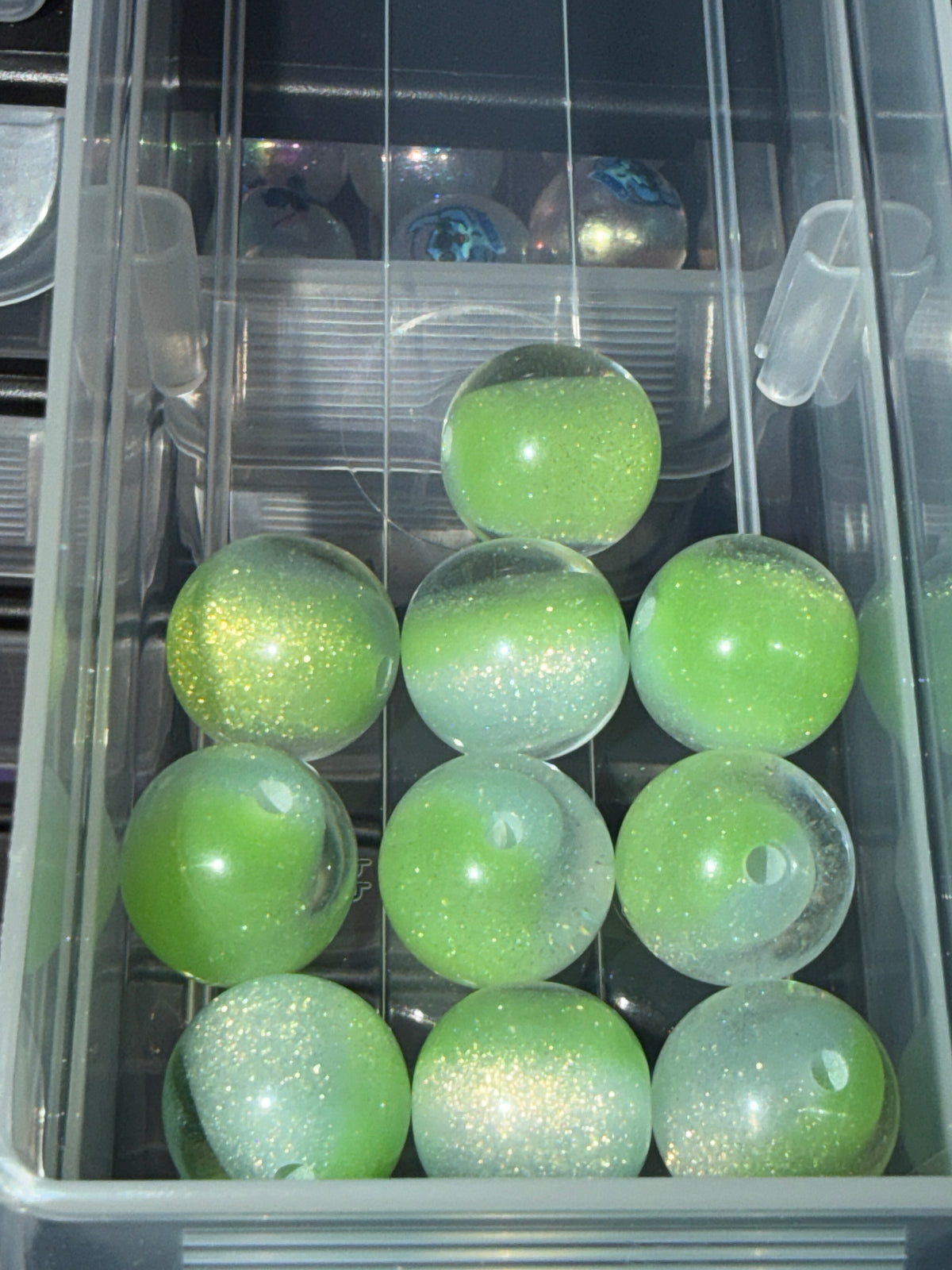 Green sparkles clear 16 mm acrylic bead #246