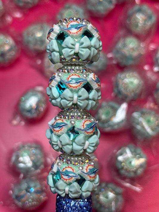 Fancy dolphin bead