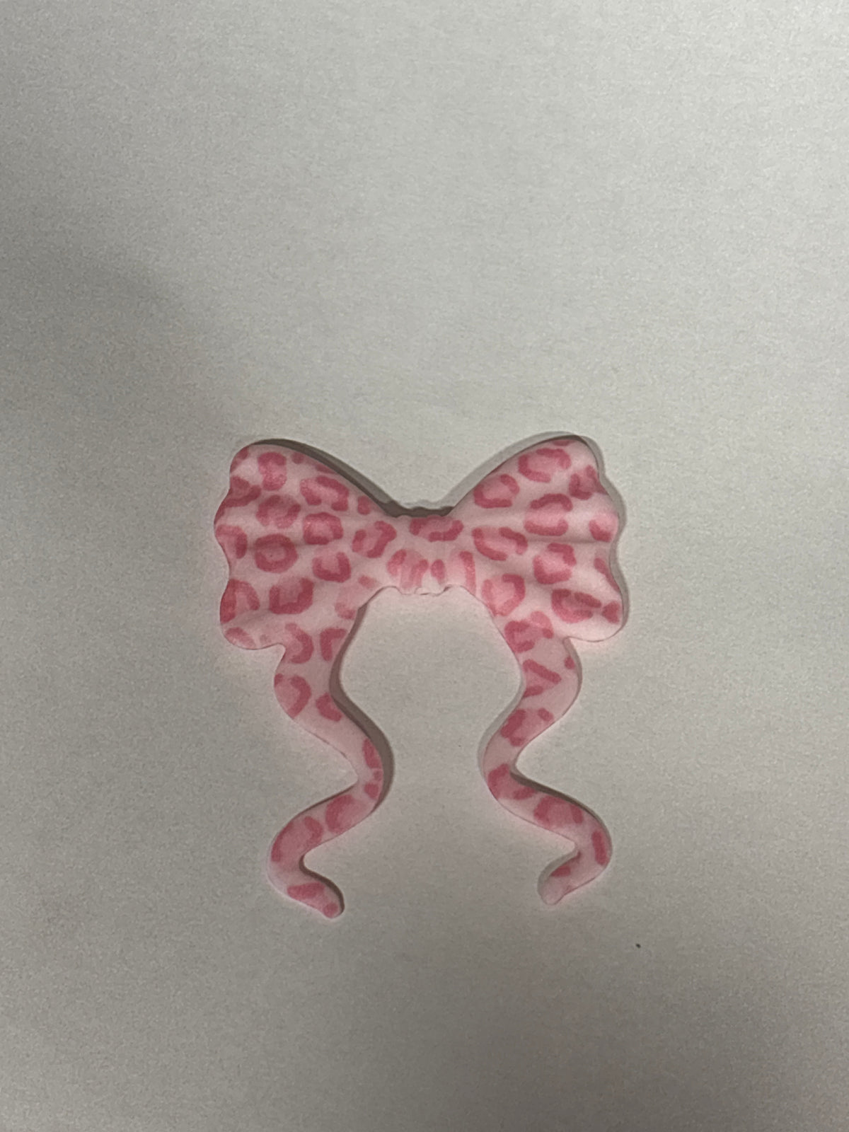 Pink cheetah print silicone flat bow