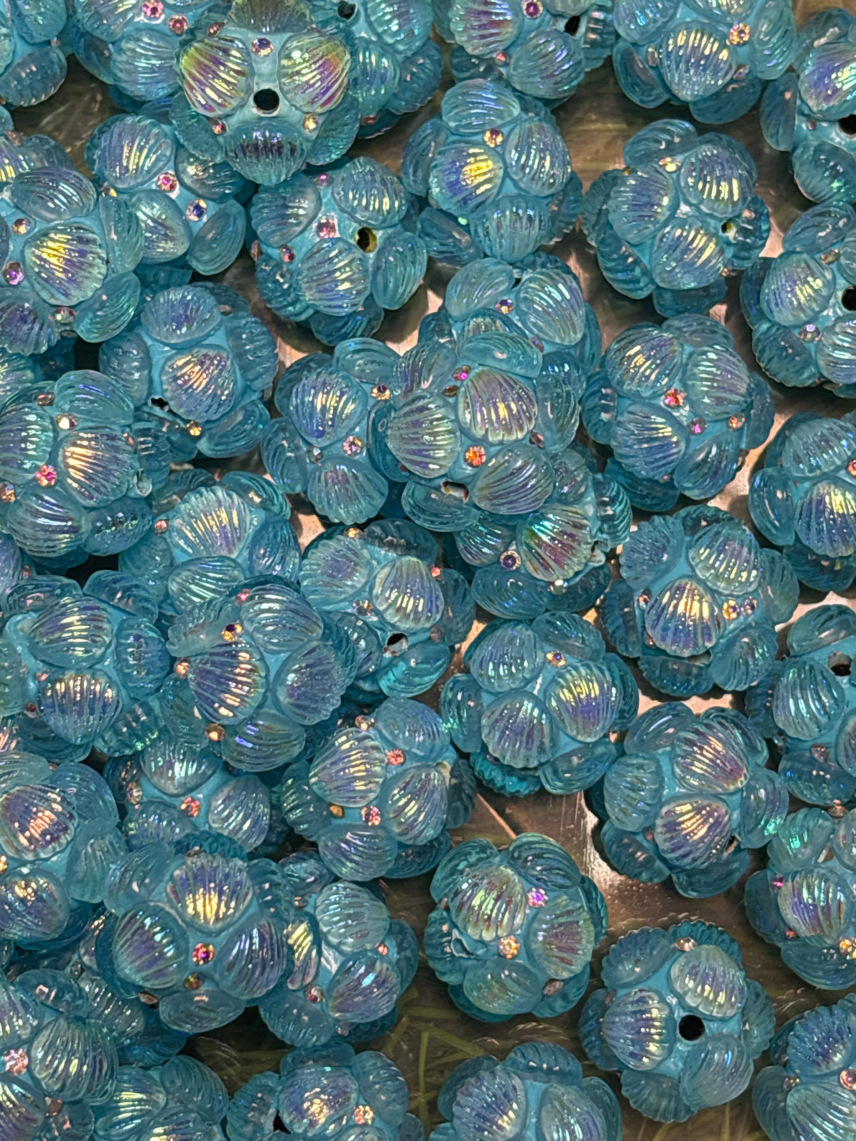Blue fancy Seashell acrylic 16 mm bead #61)