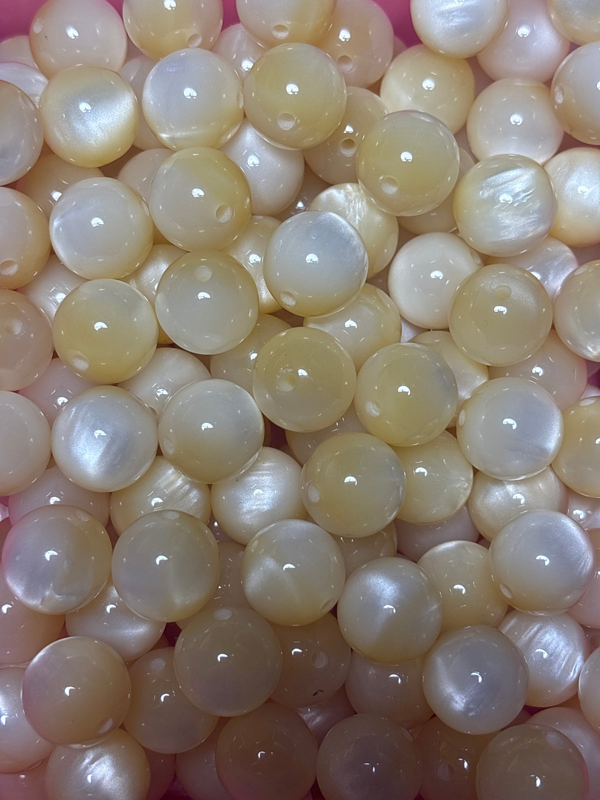 Light yellow and clear acrylic 16 mm bead ￼#45