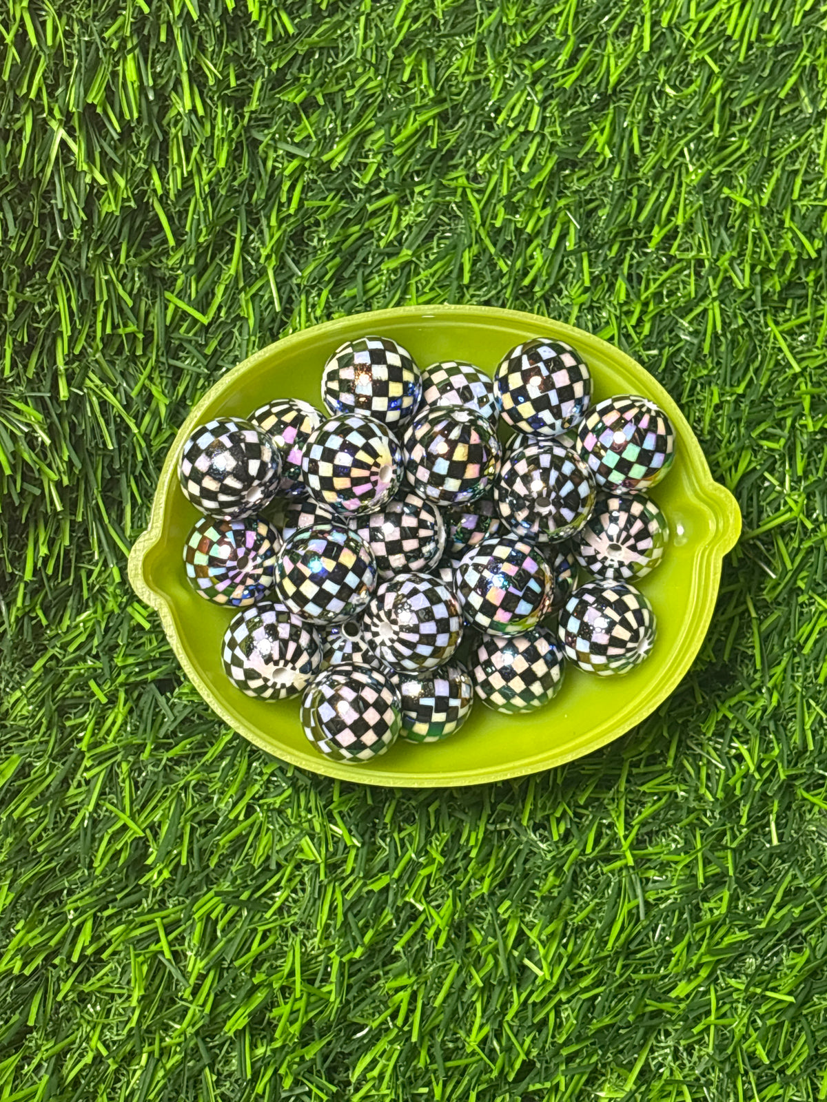 Black and white checkered acrylic 16 MM bead ￼#43