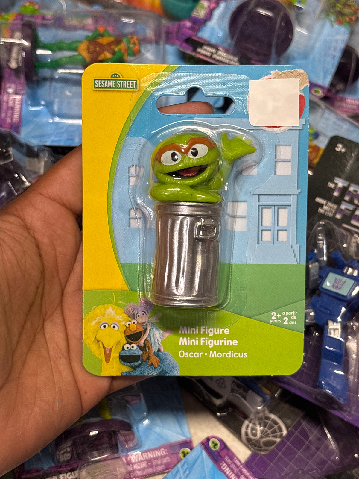 Oscar figurine