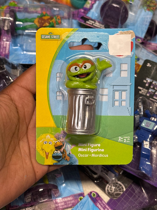 Oscar figurine