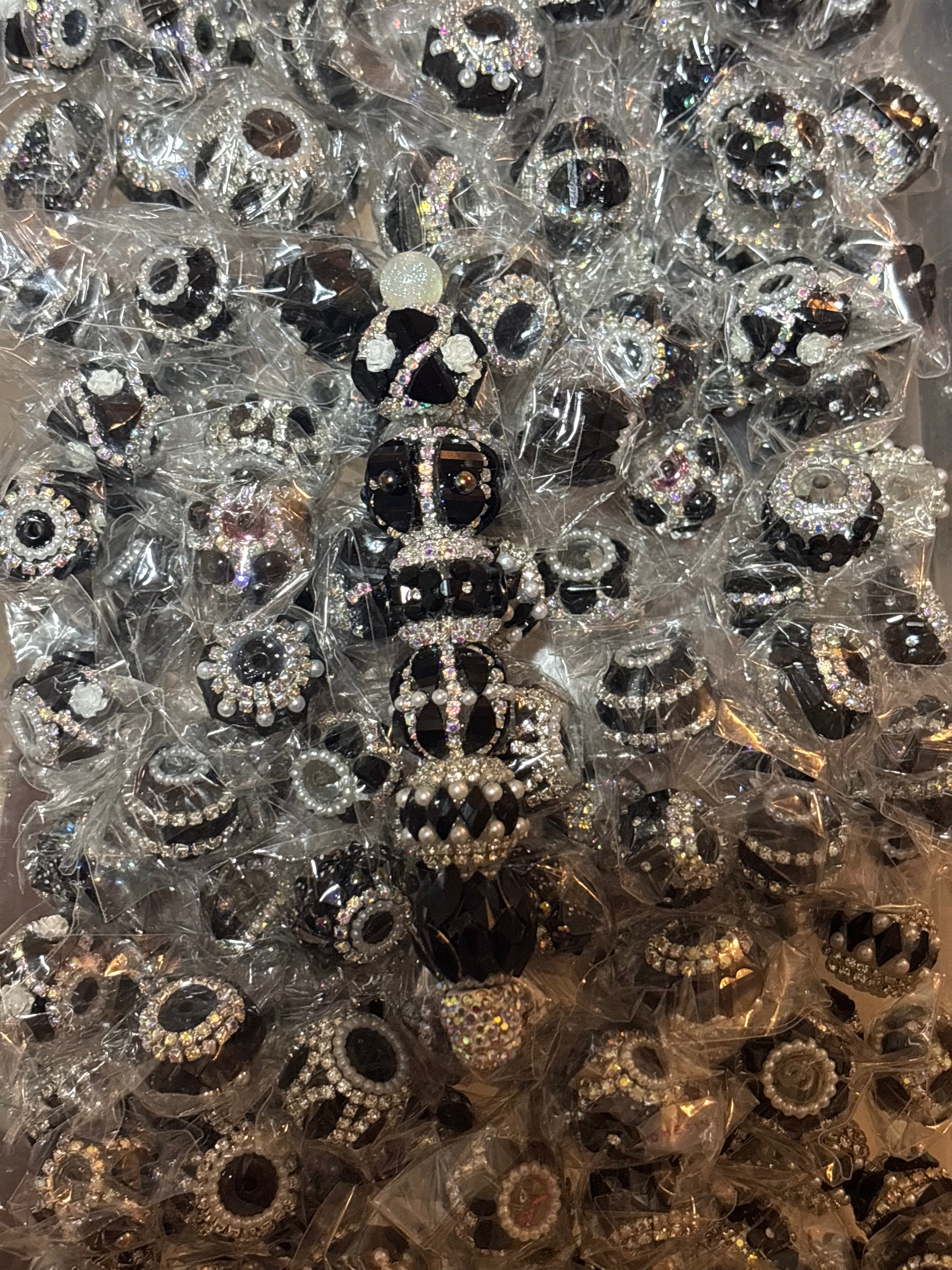 (Random pick )Fancy black bead