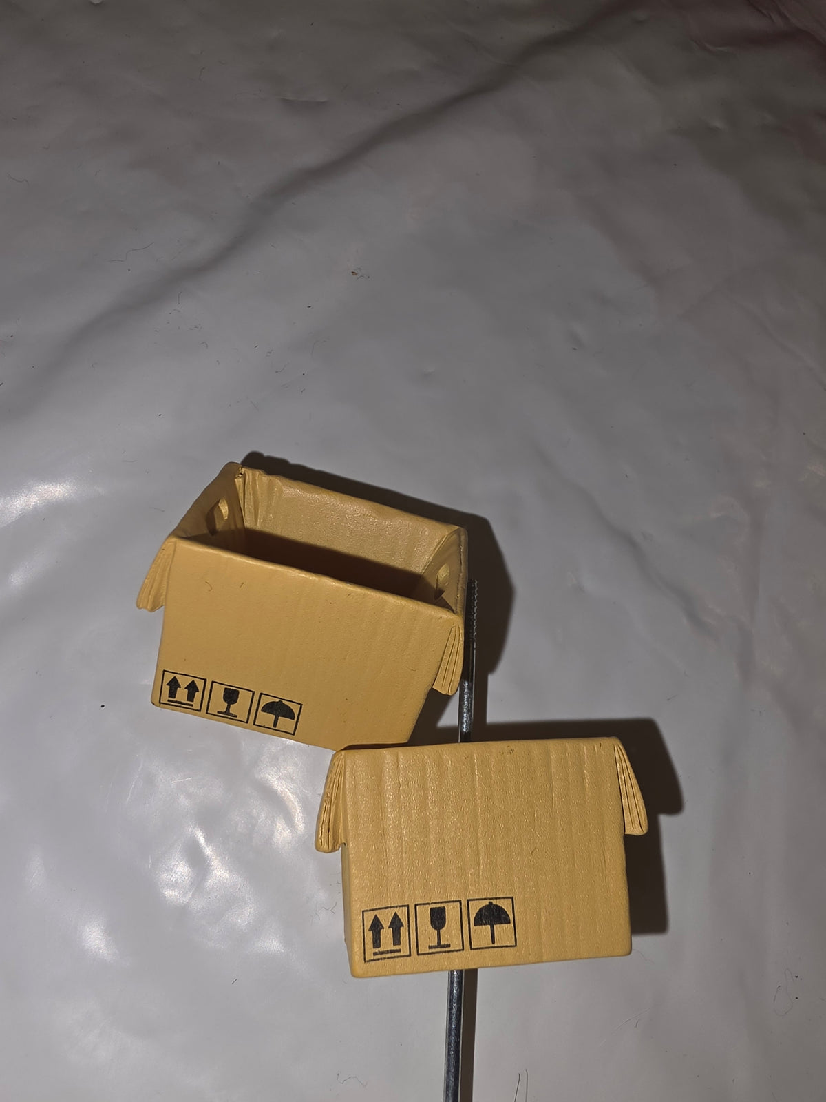 Box  acrylic   #269