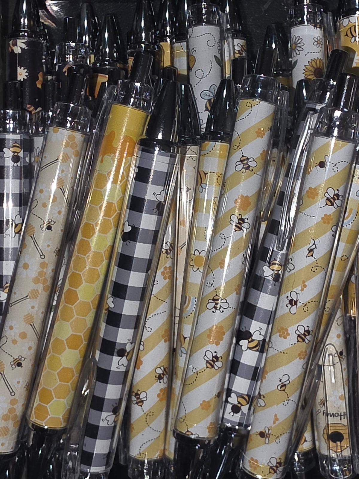 Random pick Bumble Bee writing pen #46
