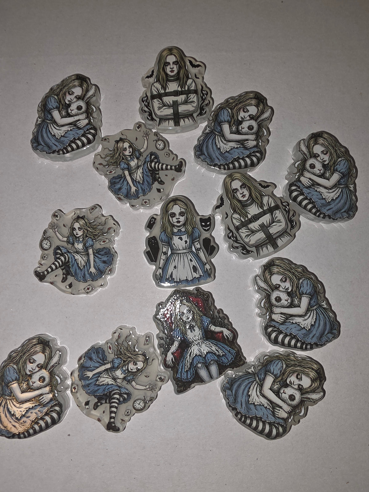 (Random pick) Alice acrylic focal #204