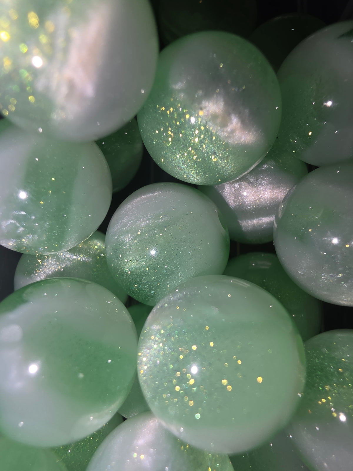 Green/white  16  mm acrylic bead #259